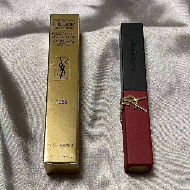 明通版 可佩戴中文标签 下单备注 圣罗兰七夕限定浮雕口红1966#21#，你可以永远相信圣罗兰的审美！1966#无法复刻的红棕，天生的精致感，气场全开，黄皮显白