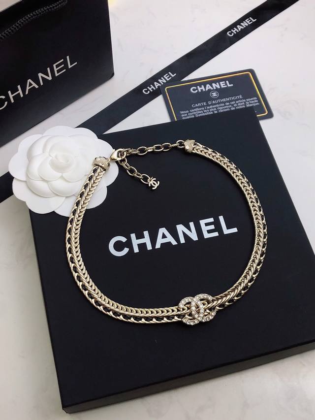 骨纹链条皮穿链项链 Choker 蛇骨纹小羊皮！黑色酷飒，经典百搭！清新脱俗，干干净净！都爱只能用无敌形容，这款绝对的性价比之选！短可当Choker，长可当项链