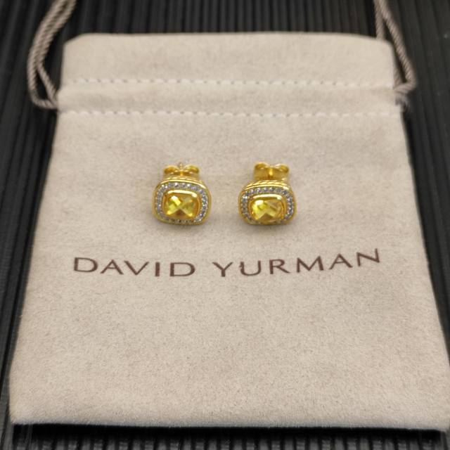 David Yurman 主石7Mm金色 四方钻耳钉黄钻。 编号Dyeh-138