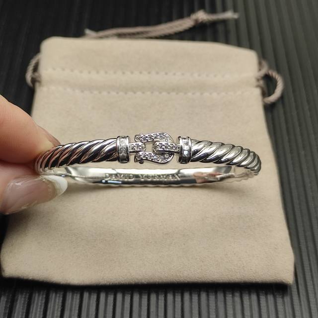David Yurman 6.2Mm金色银色镶钻钩扣雕刻波浪手镯 19Cm 。 编号 Dysz-361-362