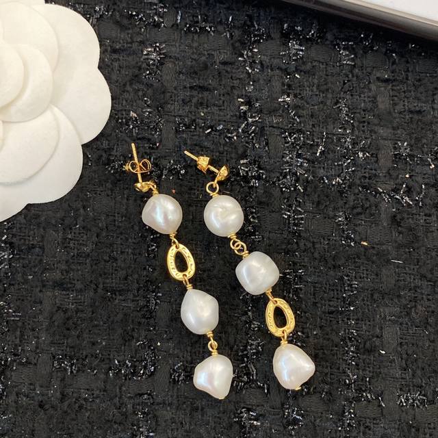 编码Ge132 琳家新款耳环火爆来袭 同步专柜代购级别独家实拍高端品质做工精致质感超佳360°无死角质量无可挑剔不褪色不过敏重工电镀女神必备款