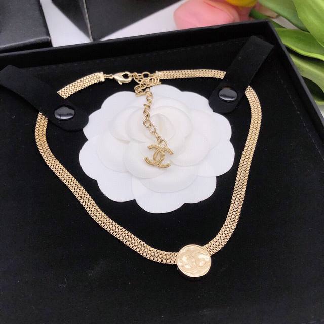 编号Xxl0159 环扣项链 小香双纹路圆形链条Vtg金系列 双纹理链条 非常重工的好看 浓郁Vintage金色 复古中古收藏单品