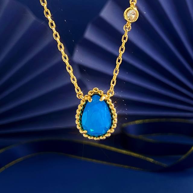 Bs80 无标宝诗龙Bouoheron风格 制造多巴胺 人造彩色多切面宝石 圆形小单钻金属珠珠边水滴形大主钻水晶宝石风项链金色 黄铜材料+人造宝石 电镀18K金