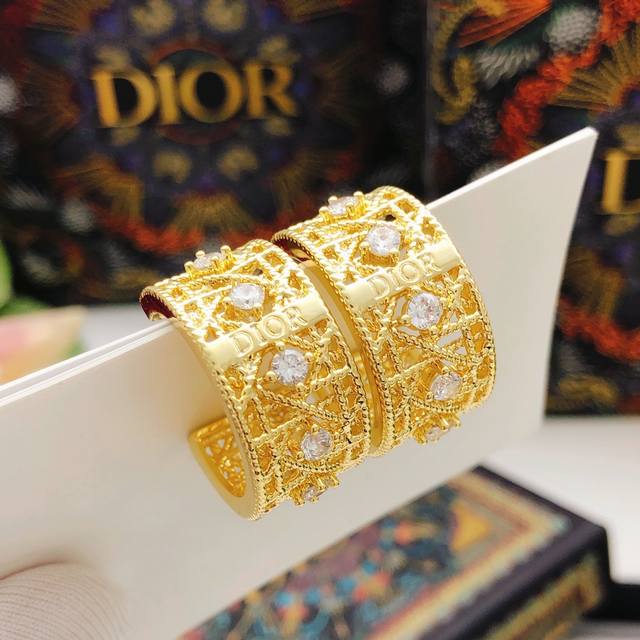 编号Ded0424 Dio*最新款镂空耳勾 一致Z批黄铜材质