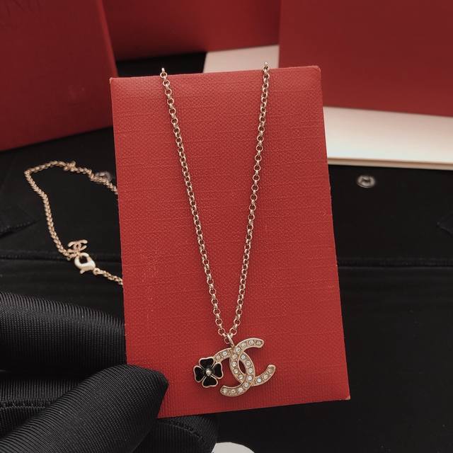 编号Xxl131 Ch*Nel最新款山茶花朵项链 一致Z批黄铜材质