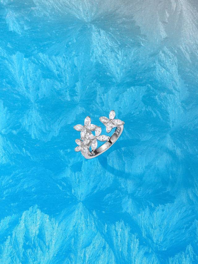 我们出品 量大咨询客Fu 彩宝系列-蝴蝶戒指 通体925纯银保色度做到目前市面最优！！独家配方！！里里外外都是925纯银的！！！高定精工封底，高定珠宝才能看到的