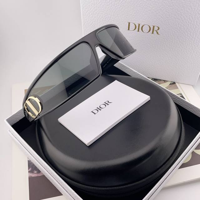 我们出品 D二合一发箍墨镜 Z 5100！来吧，Z批全套Vvi批的实力！巨巨巨巨巨火爆！现货先到先得！韦雪同款！送全套包装！火遍全球的超级爆款整个时尚圈人手一个