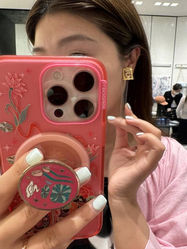 我们出品 Zp6370,认准真正购入Z批开发的！量大咨询客Fu 香 方块不对称镂空耳钉 24A高级手工坊系列 非常重工。最爱的Vintage遇到绝对不能错过！五