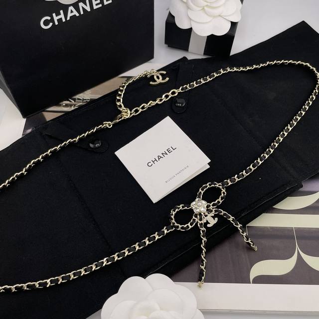 我们出品 香穿皮蝴蝶结腰链 Z 14300！量大咨询客Fu它是腰链！还当毛衣链绝对是宝藏级的神物！25秋冬最新系列！全网首发独家现货老规矩，先到先得！！超美超仙