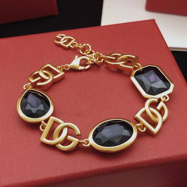 编号Dgsl0016 Dg*最新款蓝色紫色宝石手链 一致Zp黄铜材质