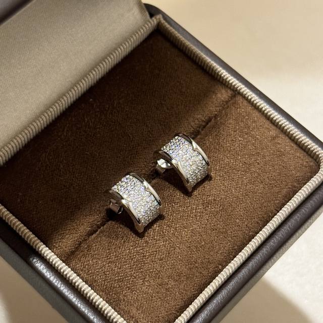 A6788 B.Zero1系列 小蛮腰 满钻 耳钉 经典热销款 非常百搭 德国进口S925纯银材质电镀厚金 精工细作 小号百搭日常必备 铂金 纯银耳钉