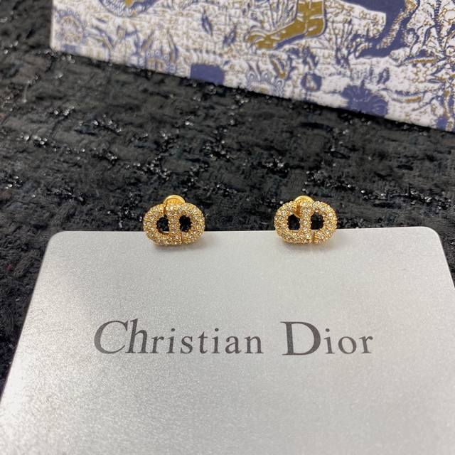 编码E1464 耳钉热销款火爆上新 同步专柜独家高端品质实拍图代购级别做工精致细腻重工版本超级仙女唯美的一款做工超级细心无漏洞媲美Zp买到就是赚到啦