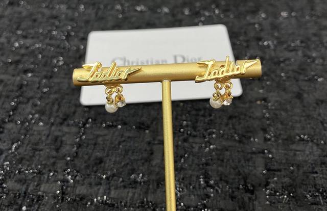 编码E1412 耳钉热销款火爆上新 同步专柜独家高端品质实拍图代购级别做工精致细腻重工版本超级仙女唯美的一款做工超级细心无漏洞媲美Zp买到就是赚到啦