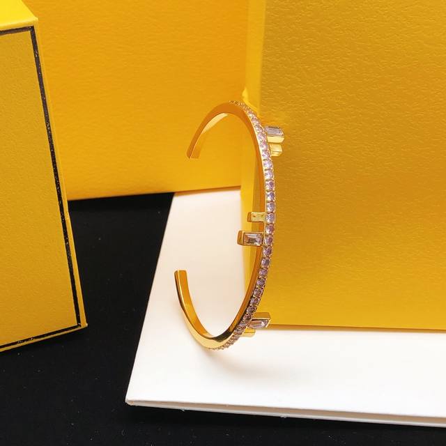 编号Fdsz0009 芬迪手镯镶钻彩钻