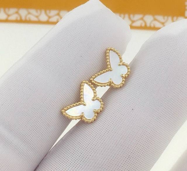 新款梵克雅宝耳钉 Vca 三叶草耳钉 配飞碟耳塞 S925 纯银材质 精工高版本 梵克雅宝 Vca耳钉