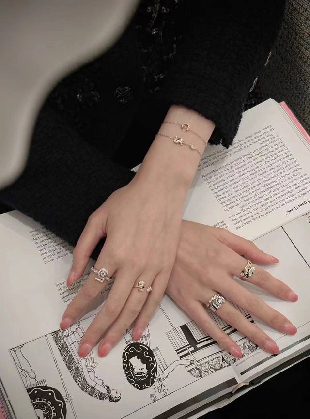 208891 我们出品 5字号戒指 可订做真金真钻，只做对版Zp真金货，Pk市面各种金货 Chanel新款N°5戒指 Eternal N°5系列为了向5号香水的