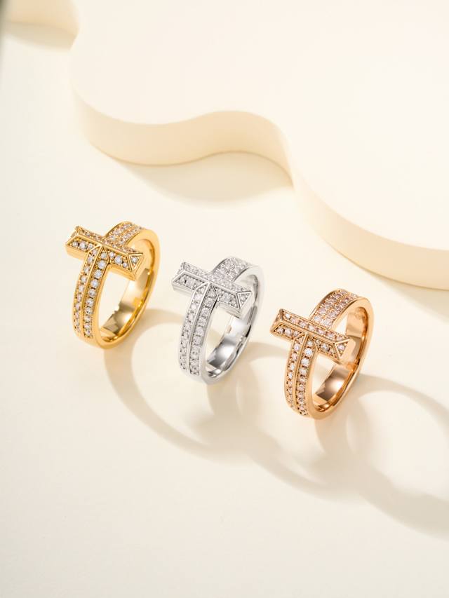 Cnc高版本宽满钻戒指 尺寸5678 全新T1系列 诠释独一无二的挚爱光泽 唯有Ta，无可T代 - 黄金明亮珍贵，熠熠生辉 白金润泽优雅，纯粹无瑕 玫瑰金柔情浪