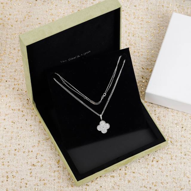 203641 我们出品 大花满钻项链 Zp226000+认准唯一一家真正购入珠宝类Zp开发的，可订做真金真钻，只做对版Zp真金货，Pk市面各种金货量大咨询客Fu