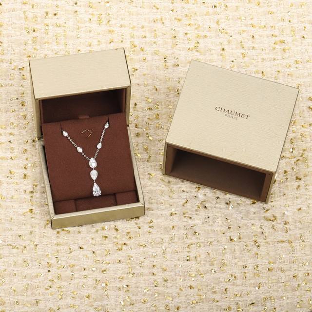 206422 我们出品 水滴项链， 可订做18K真金真钻版，只做对版真金货，价询客Fu，Pk市面各种金货 极具代表性的“刀锋” Fil-Couteau 工艺将两