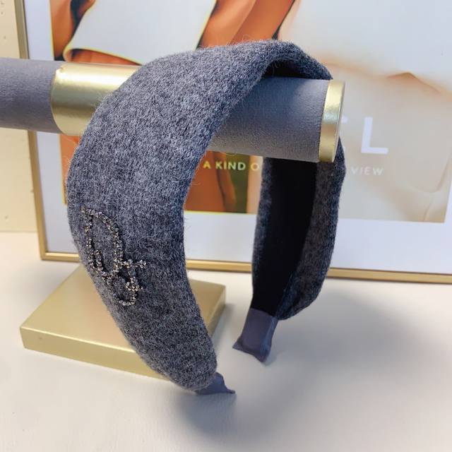 Dior迪奥 Dior发箍 宽版羊绒轻奢风发箍气质百搭小仙女必入单品名媛风十足～宝藏款 闭眼入推荐款 单个