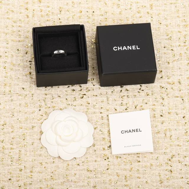 206592 我们出品 量大咨询客Fu Chan L双C纯银戒指 ，Zp跟我们家出品一样的纯银材质，可以说是一模一样Zp，[机智][机智]又给你们省钱了哈也欢迎