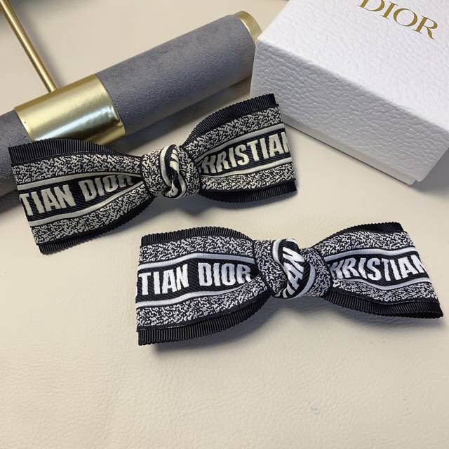 Dior迪奥 Dior发夹 织带蝴蝶结发夹弹簧夹 版型立体气质时尚百搭小仙女必入单品 闭眼入推荐款 单个 配发箍盒
