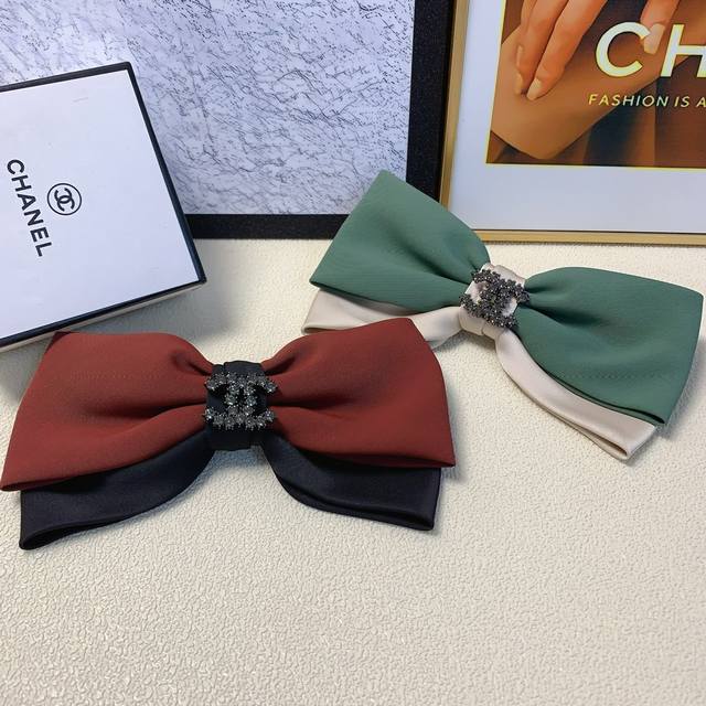 Chanel小香 Chanel发夹 新款蝴蝶结发夹弹簧夹 版型立体气质时尚百搭小仙女必入单品 闭眼入推荐款 单个