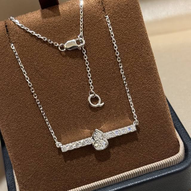 A6 独立设计师 国潮风 排钻 葫芦 项链 葫芦自古就有“福禄吉祥”的寓意 高端 925银精工 镶嵌5A高碳钻 修饰脸型，很气质，超级推荐 质感十足 电镀厚金