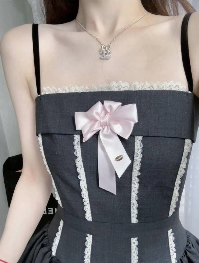 编码N944 0257820 香奈儿项链热销爆上新 Chan 24 金银拼色立体蝴蝶结项链 香槟金蝴蝶结的千金感和银色晶闪双C的休闲感，完美诠释了可盐可甜的风格