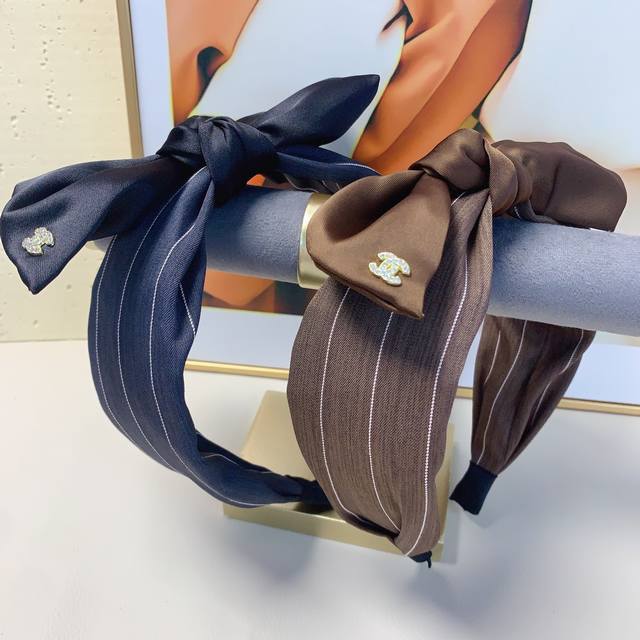 Chanel小香 Chanel发箍 蝴蝶结轻奢风发箍气质百搭小仙女必入单品名媛风十足～宝藏款 闭眼入推荐款 单个