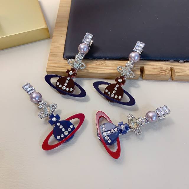 西太后压夹 土星Logo压夹边夹刘海夹日常精致小单品 气质百搭小仙女必入单品 宝藏款 闭眼入推荐款 一对