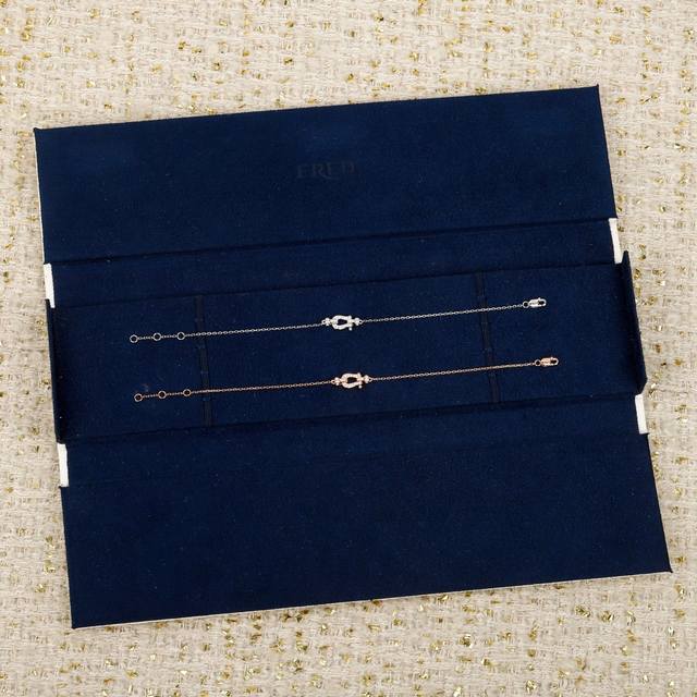 45 我们出品 Fr D马蹄系列 Z 00+ 可定制真金真钻版，价格P咨询客服 Force 10系列项链、手链太太太美了，低调又好看，细节感满满的，我们用V金进