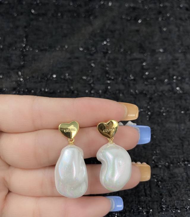 编码E1377 0847845 耳钉热销款火爆上新 同步专柜独家高端品质实拍图代购级别做工精致细腻重工版本超级仙女唯美的一款做工超级细心无漏洞媲美Zp买到就是赚