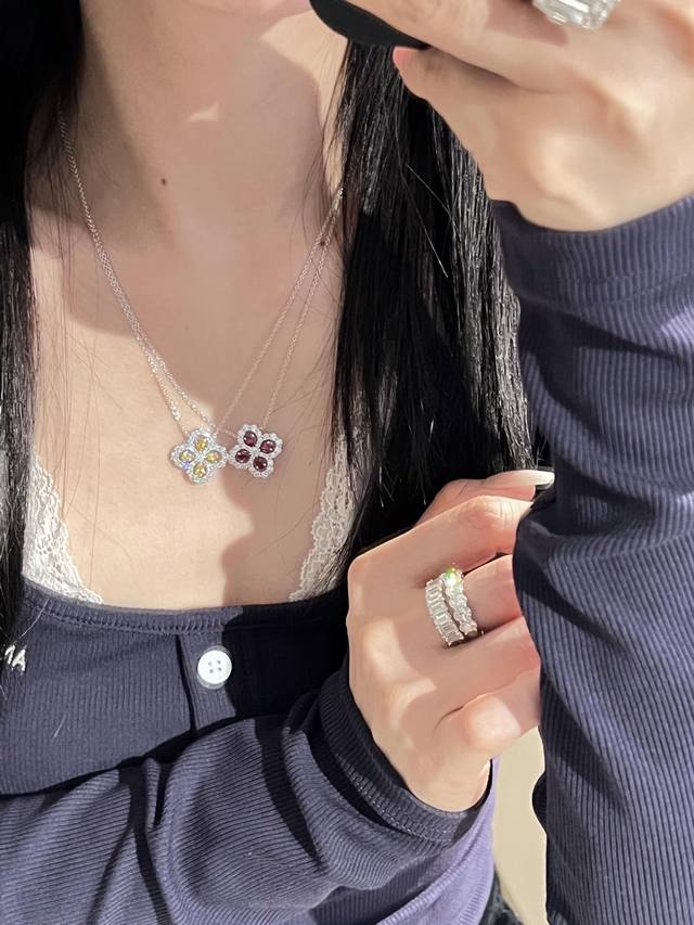 203459 我们出品 Loop项链 ，可订做18K真金真钻版，只做对版真金货，价询客Fu Hw家的Diamond Loop花园系列，Loop系列珠宝设计取材于