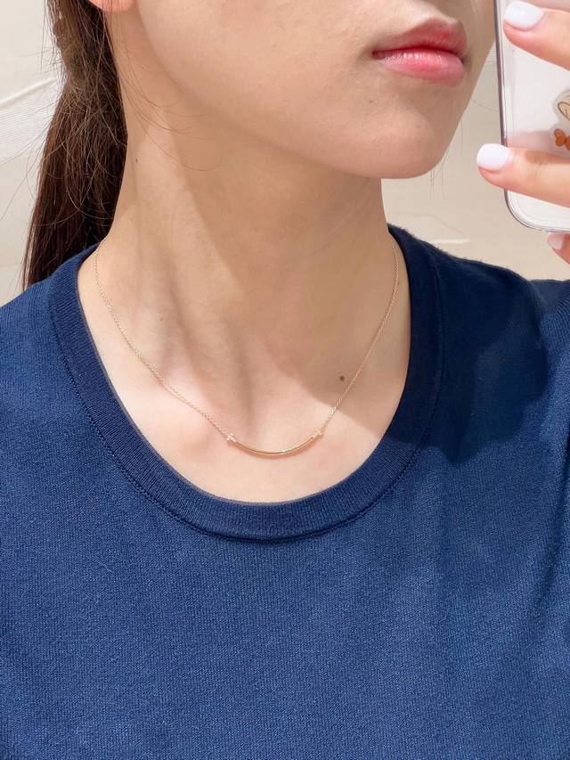 211488 我们出品 纯银精工灭世版 微笑带钻项链，可订制真金版本，只做对版货 Tiffany T 系列象征着爱的无限可能。该系列灵感源自 1975 年亮相的