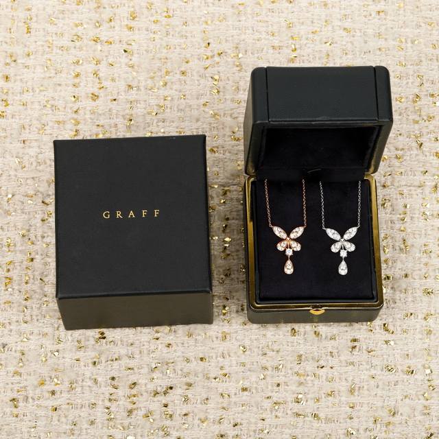 250302 我们出品 蝴蝶项链，可订做18K真金真钻版，只做对版真金货，价询客Fu 蝴蝶吊坠配以一条精致的白金项链，展现蝴蝶展翅时的优美轮廓。吊坠以白金打造，