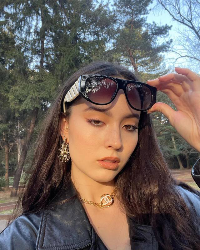 我们出品 Zp6630，颜值超高 Cha El滴油双C项链 Ch Nel 每季都会有的经典双C项链，链条全部订制的，一致Z批链条大小，黄铜材质，珠宝级别抛光，气