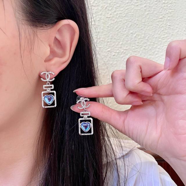 香奈儿经典爱心双C耳环