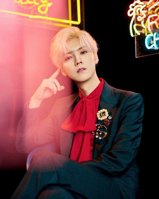 我们出品 Z批 3090，量大咨询客Fu Gucc双G满钻胸针 ，美翻了，上边用的全部是施华洛钻，做开施华洛的都知道施华洛钻成本巨高，我们家都是做最高版本的，经