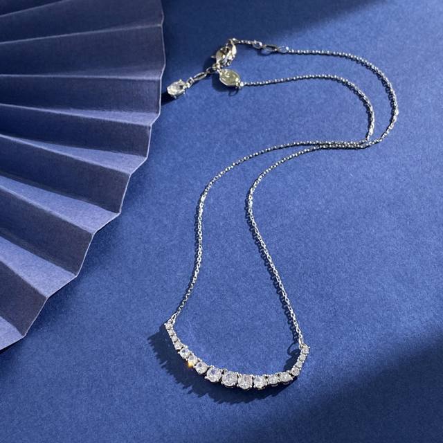 项链Sh93 施华洛世奇韩版Ins时尚设计渐变大小圆形钻白钻项链 黄铜材料 银色 项链重约5.8G；项链约长48Cm+2Cm+2Cm+0.7Cm尾牌