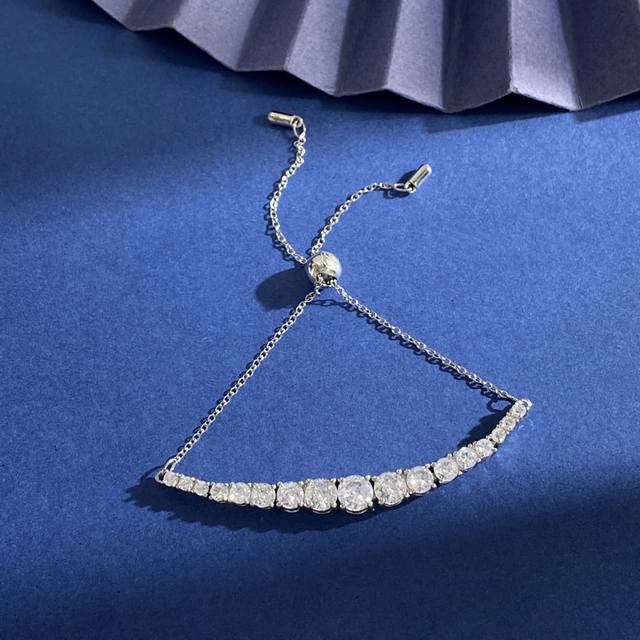 手链Sh93 施华洛世奇韩版Ins时尚设计渐变大小圆形钻白钻手链 黄铜材料 银色 手链重约7.2G； 可伸缩调节长短