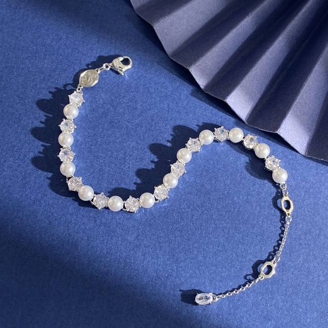 手链Sh93 施华洛世奇时尚气质轻奢圆形切割白钻珍珠手链 黄铜材料 银色 手链重约12.3G；手链约长18.5Cm+2Cm+1.5Cm+0.7Cm尾牌