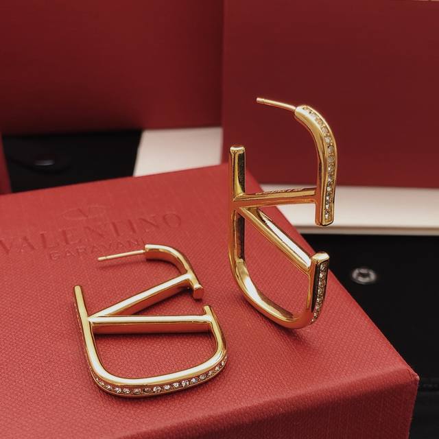 编号Ved0308大号 Valenti*O最新款边边带钻大号耳钉 一致Z批黄铜材质