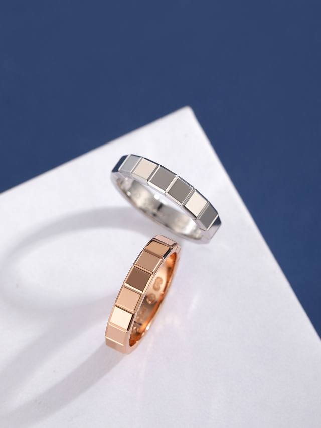 萧*邦Ice Cube系列朱一龙同款冰块戒指 4Mm宽 戒指尺寸6789号，精雕版小件戒指，我们出了单钻与无钻白金玫瑰金，多面切割小冰块，超闪哦没有钻的地方也很