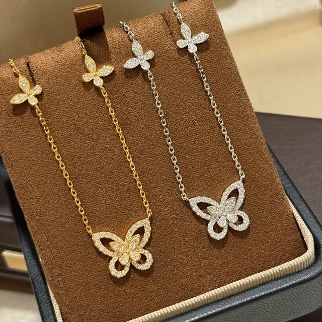 A6683 Zp新款 格拉夫 三蝴蝶 钻石 项链 蝴蝶很生动～尺寸刚好，高级美钻 很有层次感，佩戴效果很漂亮。家里有各种蝴蝶款的赶紧Get [亲亲][亲亲] 通