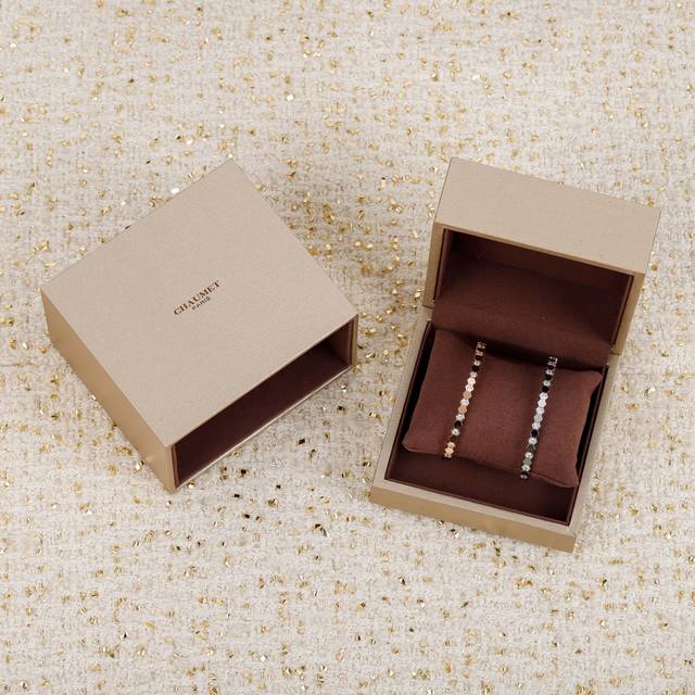 203214 我们出品 蜂巢手镯 Zp10万+ 认准唯一一家真正购入珠宝类Zp开发的，可订做真金真钻，只做对版Zp真金货，Pk市面各种金货 Bee My Lov