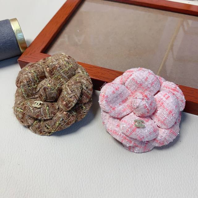Chanel小香 Chanel胸针 轻奢小香风山茶花胸针发夹两用款精致小仙女必入单品 宝藏款 闭眼入推荐款 单个