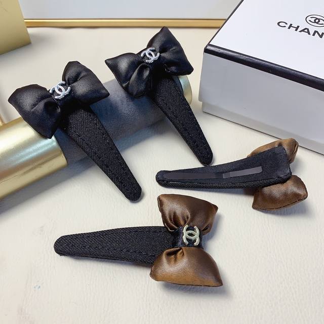 Chanel小香 Chanel发夹 蝴蝶结刘海夹Bb夹压夹日常精致小单品 气质百搭小仙女必入单品 宝藏款 闭眼入推荐款 一对