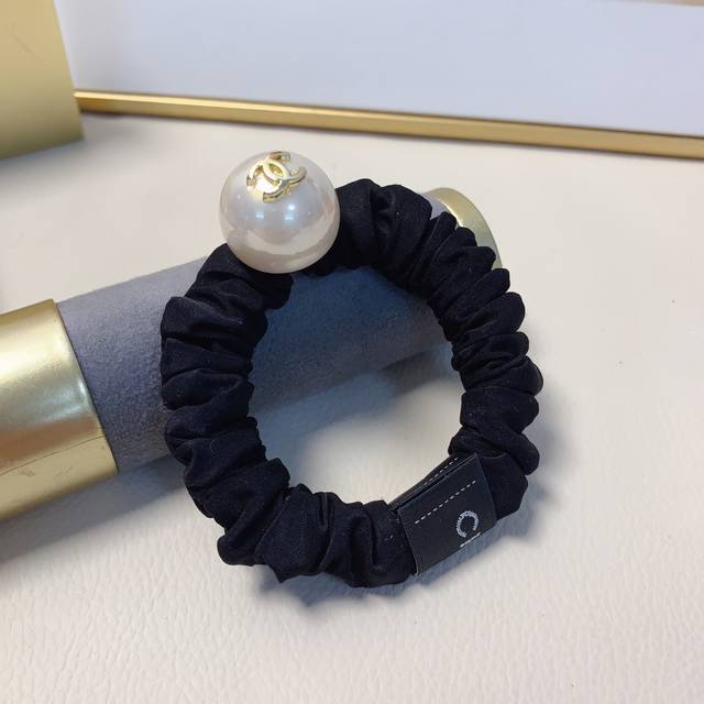 Chanel小香 Chanel皮筋 珍珠皮筋发圈日常精致小单品 气质百搭小仙女必入单品 宝藏款 闭眼入推荐款 单个