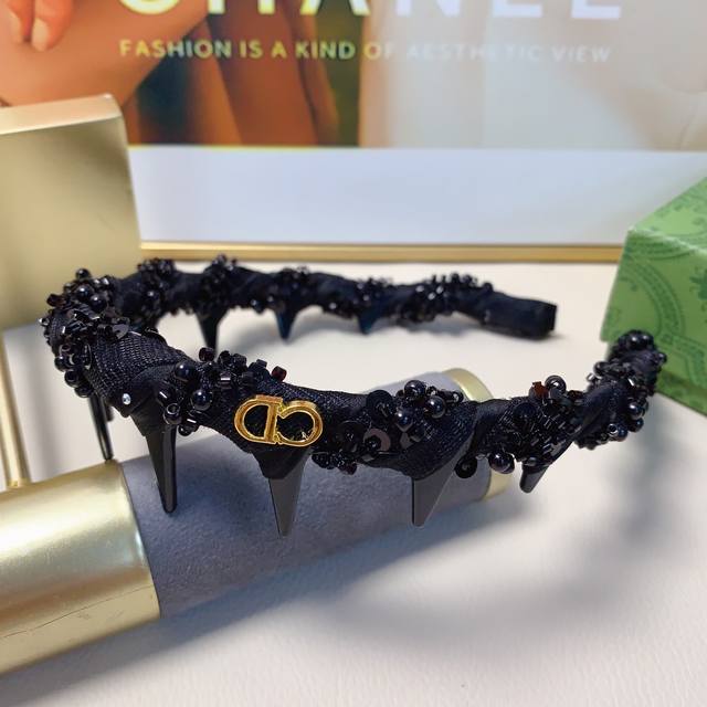 Dior迪奥 Dior发箍 珠片牙齿防滑简约轻奢风发箍气质百搭小仙女必入单品名媛风十足～宝藏款 闭眼入推荐款 单个